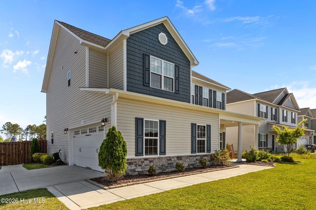 152 Oyster Landing Drive, Sneads Ferry, NC 28460