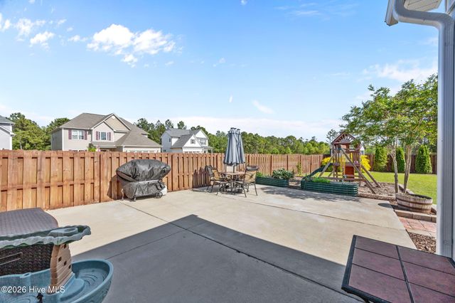152 Oyster Landing Drive, Sneads Ferry, NC 28460