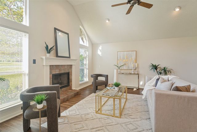 913 Royal Oaks Drive, Lewisville, TX 75067