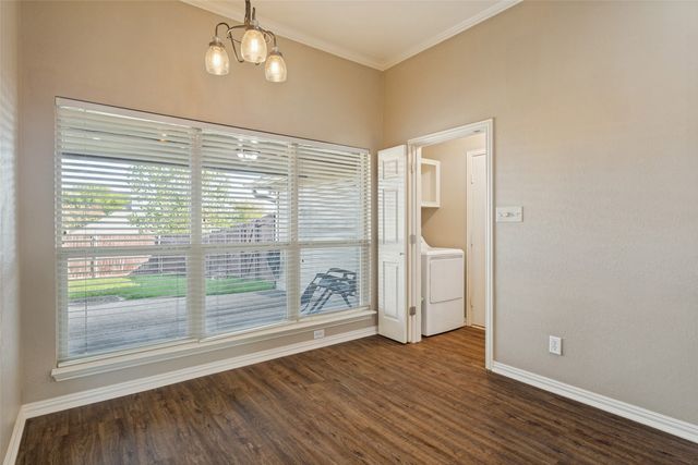 913 Royal Oaks Drive, Lewisville, TX 75067