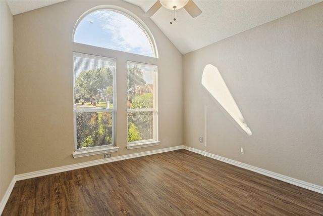 913 Royal Oaks Drive, Lewisville, TX 75067