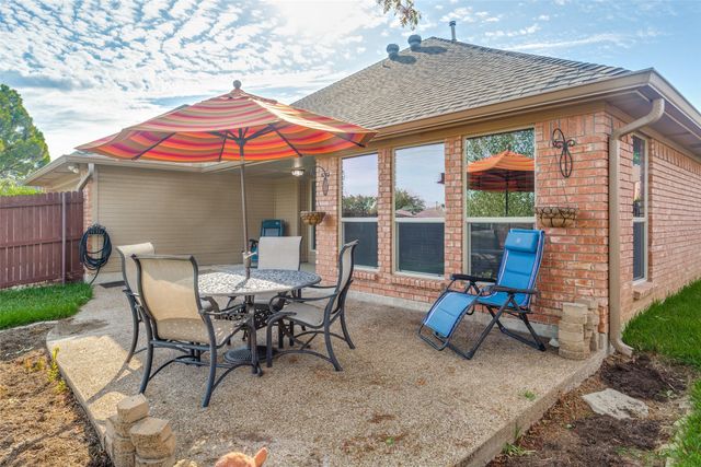 913 Royal Oaks Drive, Lewisville, TX 75067