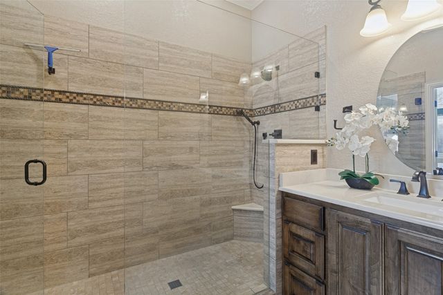 913 Royal Oaks Drive, Lewisville, TX 75067