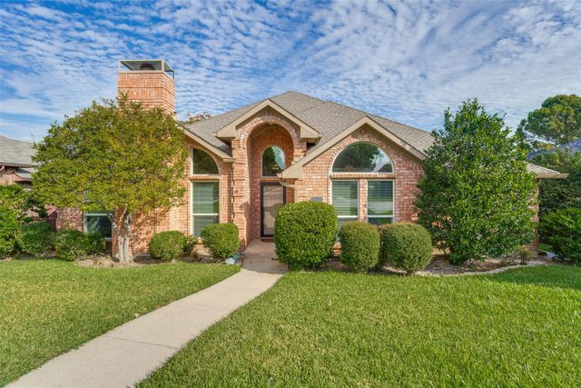 913 Royal Oaks Drive, Lewisville, TX 75067