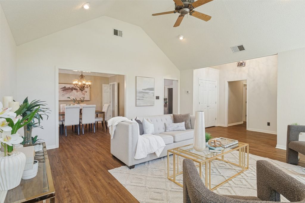 913 Royal Oaks Drive, Lewisville, TX 75067