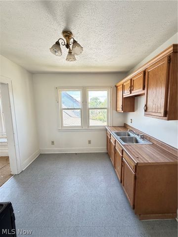 4857 E 84th Street, Garfield Heights, OH 44125