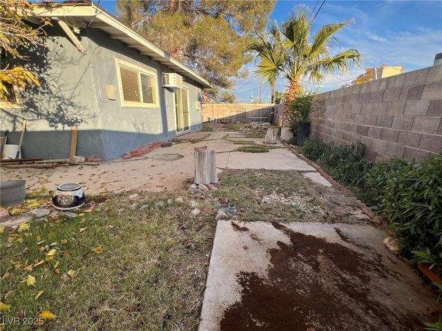 3905 La Pasada Avenue, Las Vegas, NV 89102