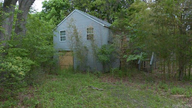 205 N Washington Avenue, Centereach, NY 11720