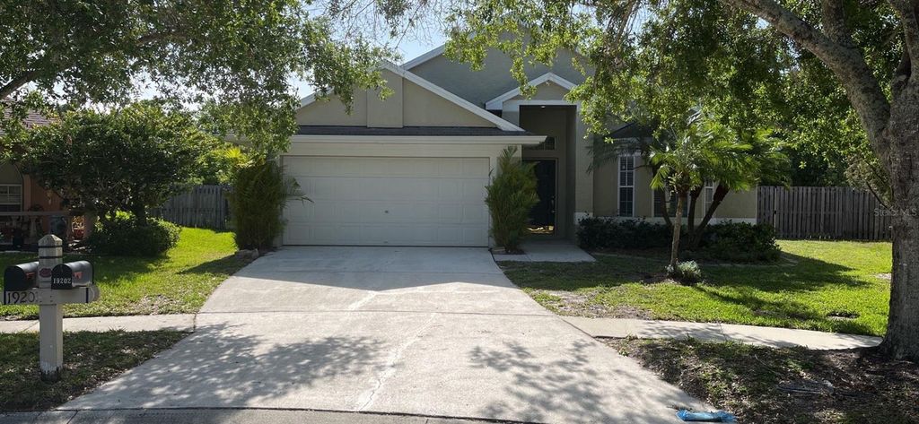 19202 GARDEN QUILT CIRCLE, Lutz, FL 33558