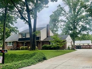 3610 Hemlock Rd, Chester, VA 23831