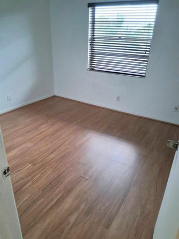 3301 NW 47th Terrace Unit 403, Lauderdale Lakes, FL 33319