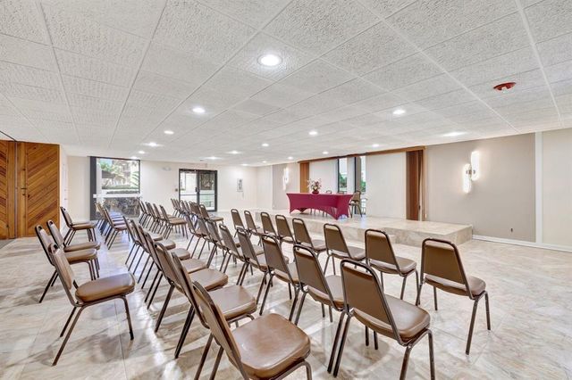 3301 NW 47th Terrace Unit 403, Lauderdale Lakes, FL 33319
