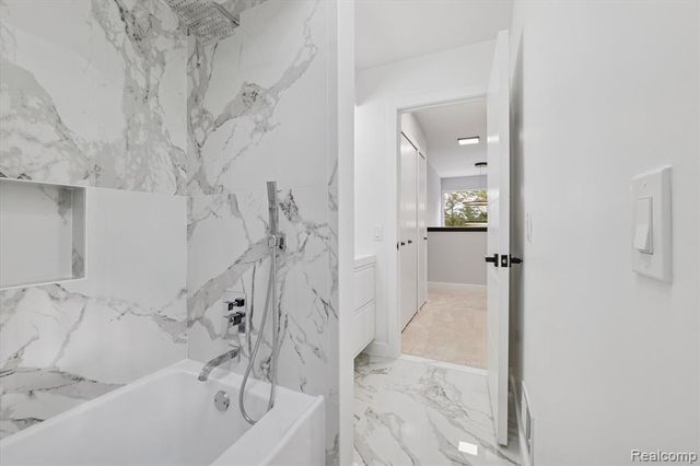 3668 Bayou Drive, West Bloomfield, MI 48323