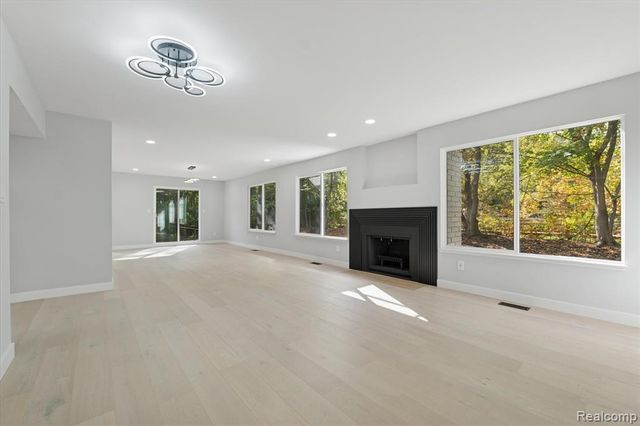 3668 Bayou Drive, West Bloomfield, MI 48323