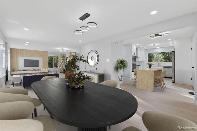 3668 Bayou Drive, West Bloomfield, MI 48323