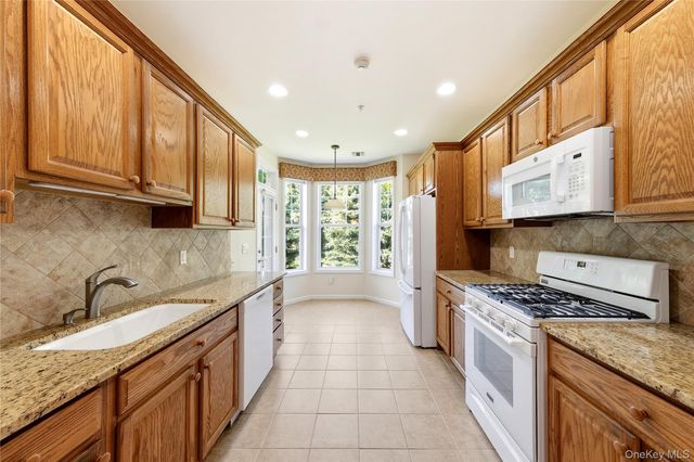 39 Symphony Drive, Lake Grove, NY 11755