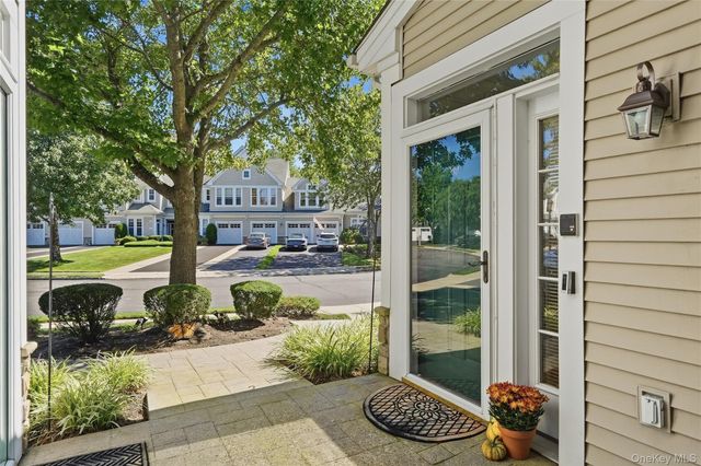 39 Symphony Drive, Lake Grove, NY 11755