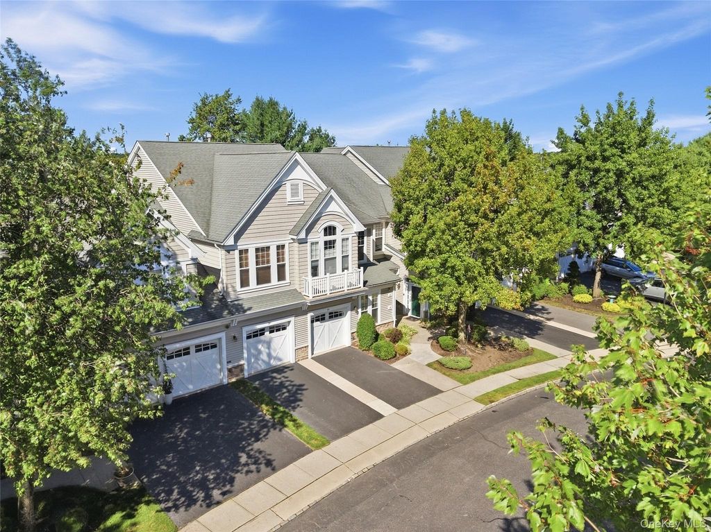 39 Symphony Drive, Lake Grove, NY 11755 — photo 4