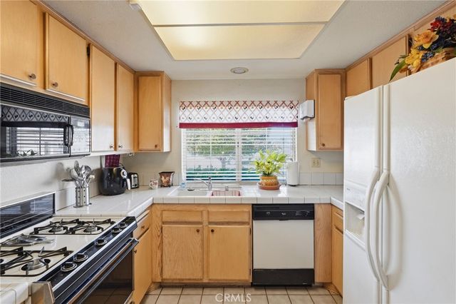 28042 CALLE VALLARTA, Menifee, CA 92585