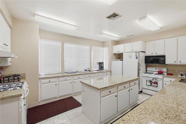28042 CALLE VALLARTA, Menifee, CA 92585