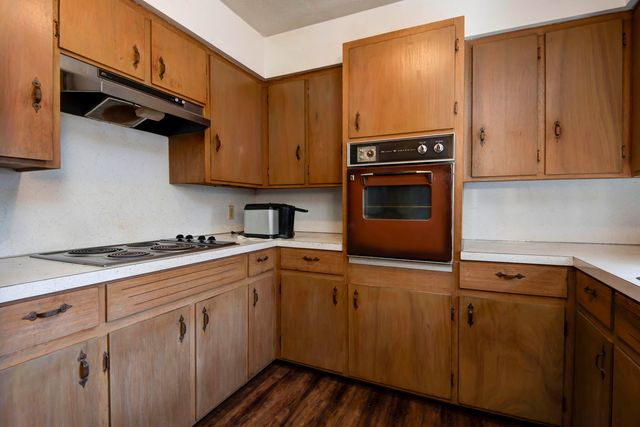 1124 South Bruce Avenue, Springfield, MO 65804