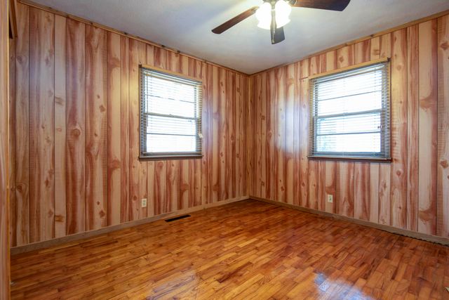 1124 South Bruce Avenue, Springfield, MO 65804