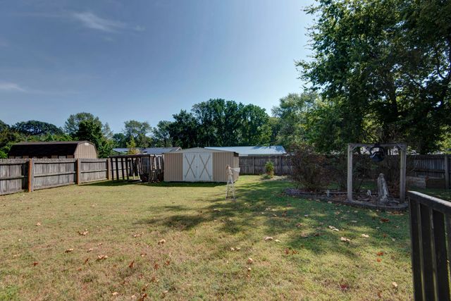 1124 South Bruce Avenue, Springfield, MO 65804
