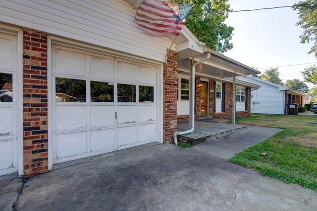 1124 South Bruce Avenue, Springfield, MO 65804