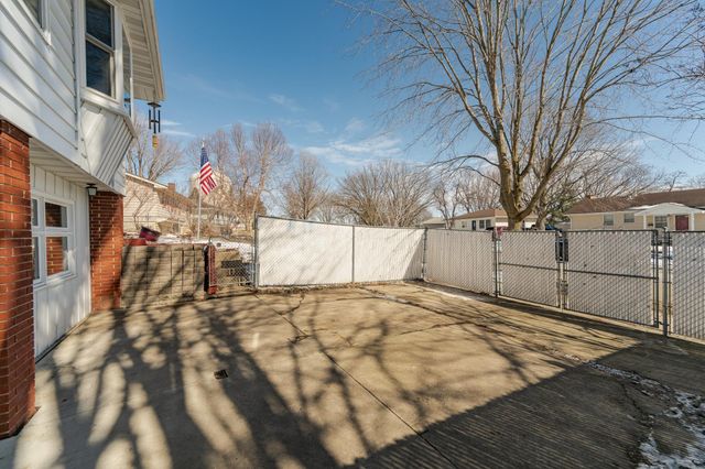 4111 5th Place NW, Rochester, MN 55901