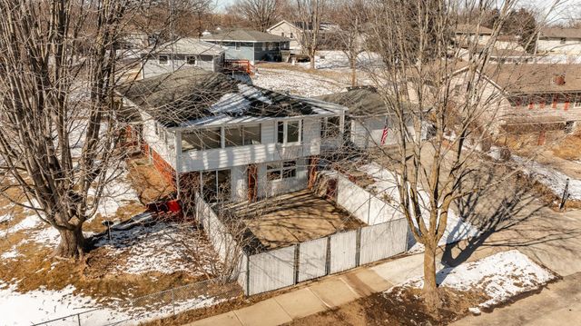 4111 5th Place NW, Rochester, MN 55901