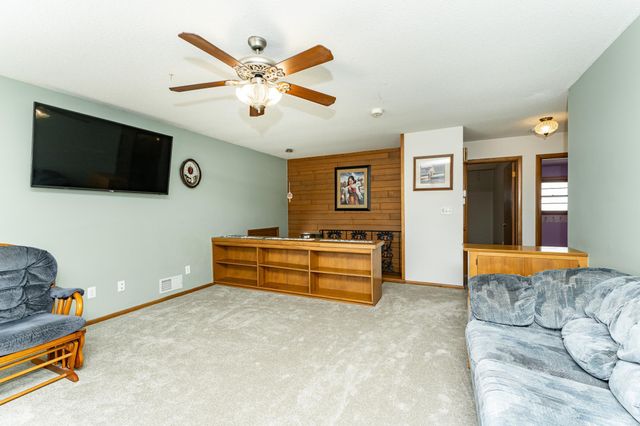 4111 5th Place NW, Rochester, MN 55901