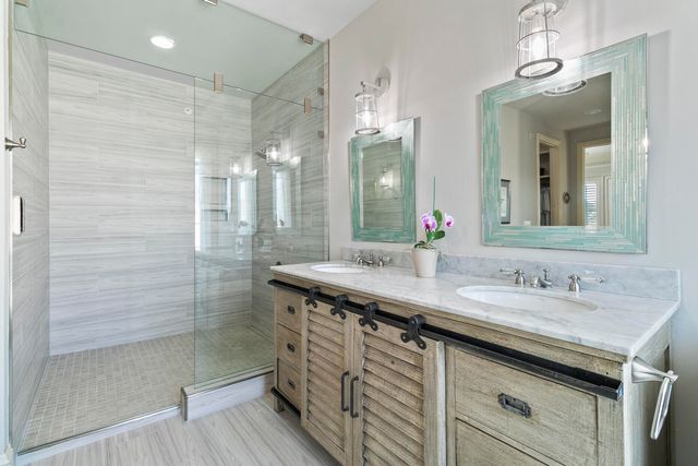 250 Island Park Drive 205, Charleston, SC 29492