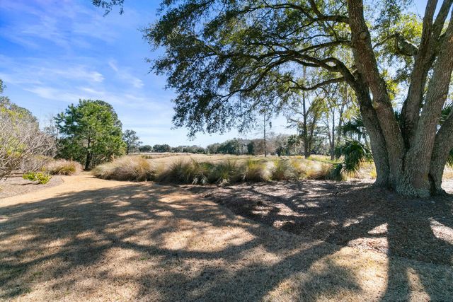 250 Island Park Drive 205, Charleston, SC 29492