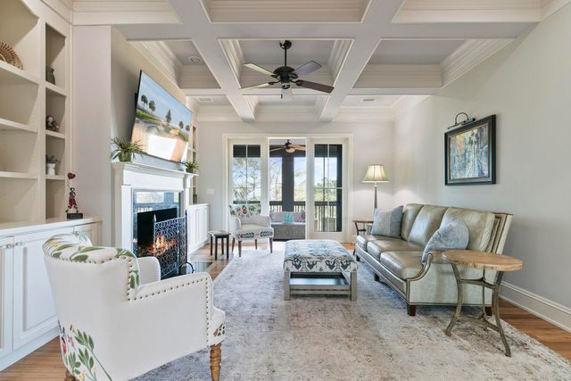 250 Island Park Drive 205, Charleston, SC 29492