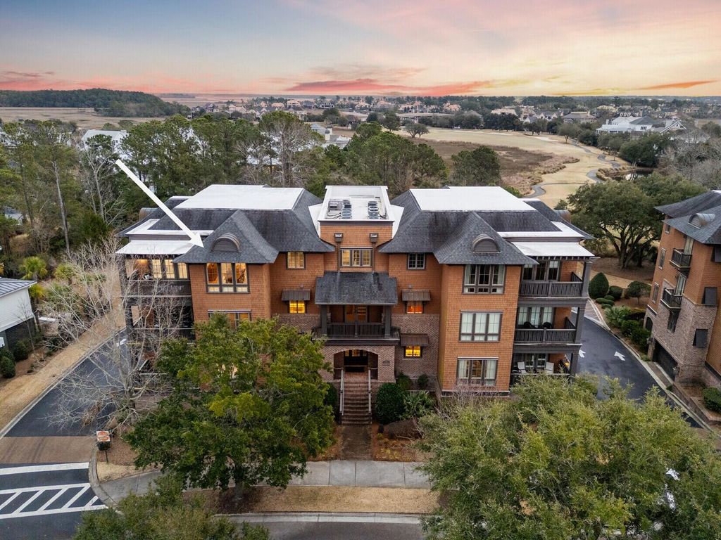 250 Island Park Drive 205, Charleston, SC 29492