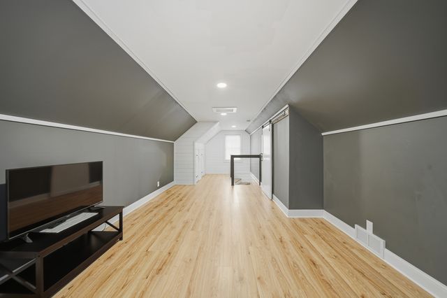 838 N Dement Avenue, Dixon, IL 61021