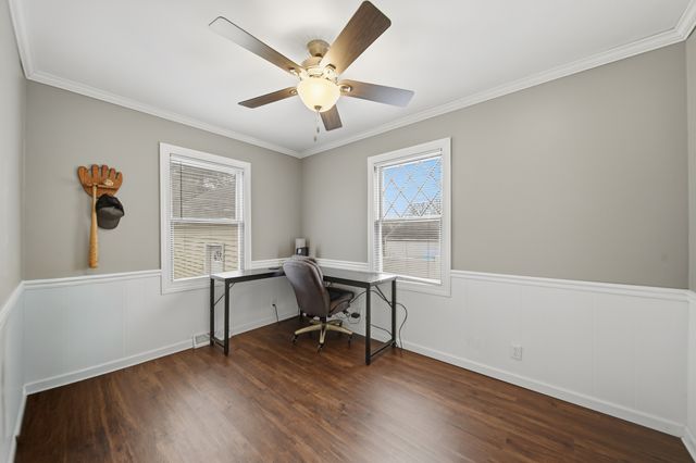 838 N Dement Avenue, Dixon, IL 61021