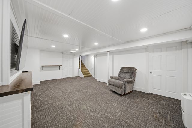 838 N Dement Avenue, Dixon, IL 61021