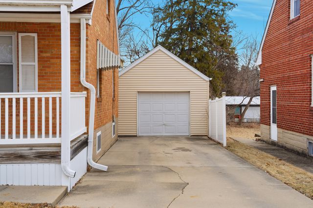 838 N Dement Avenue, Dixon, IL 61021