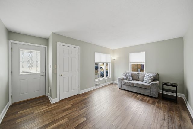 838 N Dement Avenue, Dixon, IL 61021