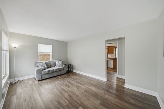 838 N Dement Avenue, Dixon, IL 61021