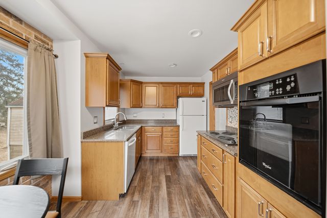 838 N Dement Avenue, Dixon, IL 61021