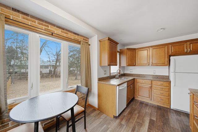 838 N Dement Avenue, Dixon, IL 61021