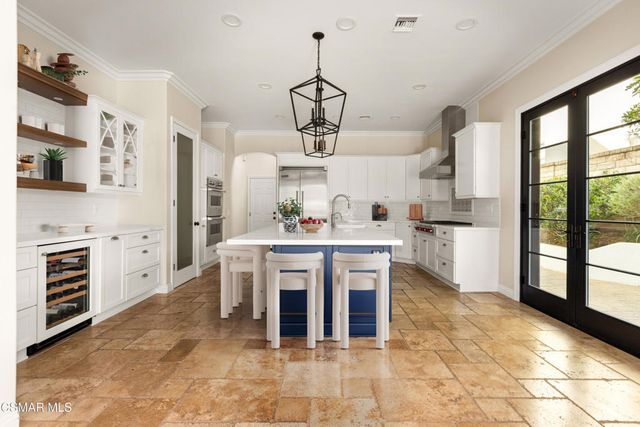 912 Blackbourne, Oak Park, CA 91377