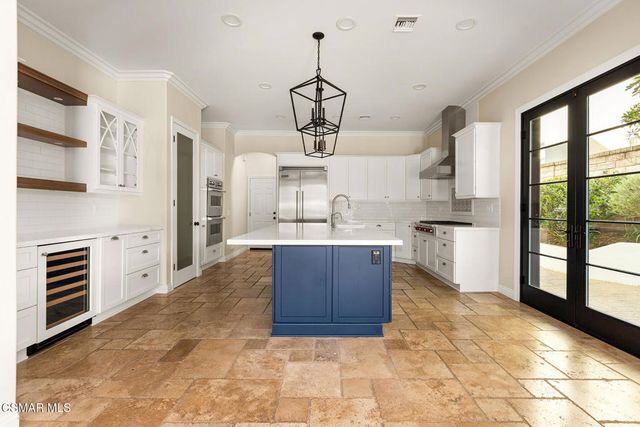 912 Blackbourne, Oak Park, CA 91377