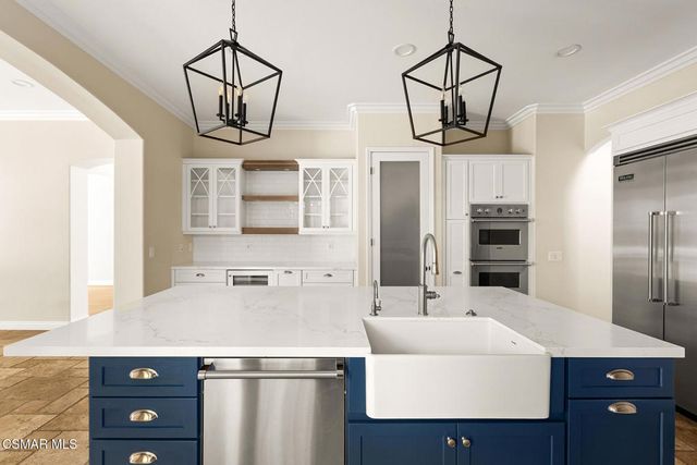 912 Blackbourne, Oak Park, CA 91377