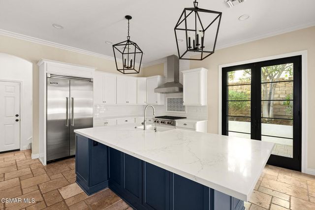 912 Blackbourne, Oak Park, CA 91377