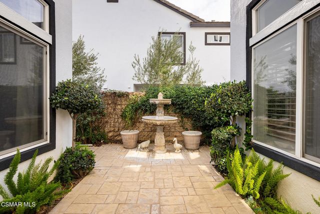 912 Blackbourne, Oak Park, CA 91377