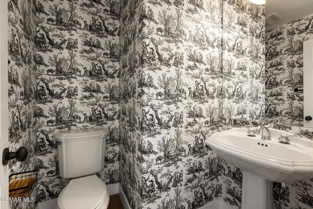 912 Blackbourne, Oak Park, CA 91377