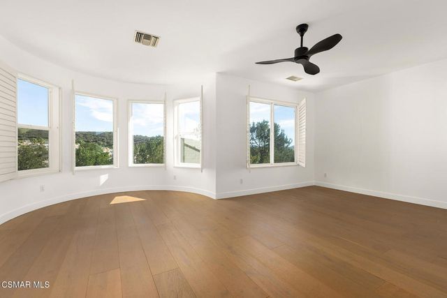 912 Blackbourne, Oak Park, CA 91377